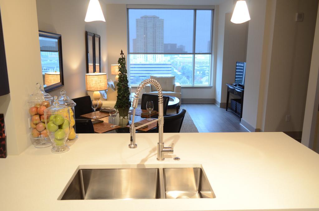 ヒューストンHanover Post Oakアパートメント 部屋 写真